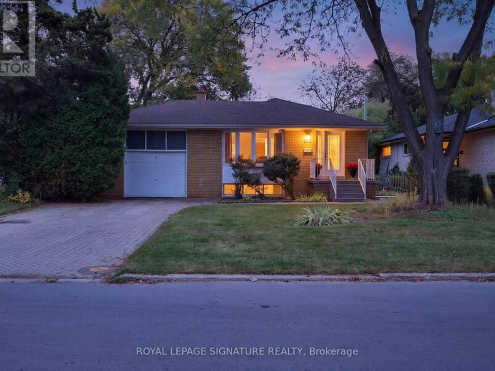 37 FINCHURST DRIVE, Toronto, Ontario M2R 1K8