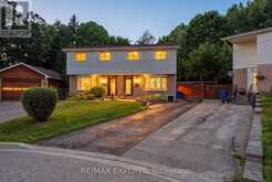 326 OAKWOOD COURT | Newmarket Ontario | Slide Image Two