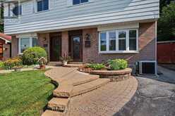 326 OAKWOOD COURT | Newmarket Ontario | Slide Image Five