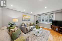 326 OAKWOOD COURT | Newmarket Ontario | Slide Image Nine