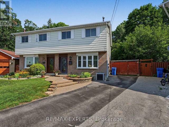 326 OAKWOOD COURT Newmarket Ontario, L3Y 3C8 - 4 Bedrooms Home For Sale
