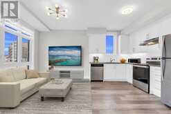 5 - 1 BOND CRESCENT | Richmond Hill Ontario | Slide Image Fifteen