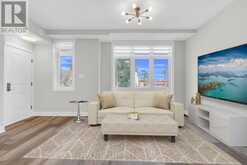5 - 1 BOND CRESCENT | Richmond Hill Ontario | Slide Image Seventeen