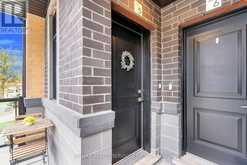 5 - 1 BOND CRESCENT | Richmond Hill Ontario | Slide Image Seven