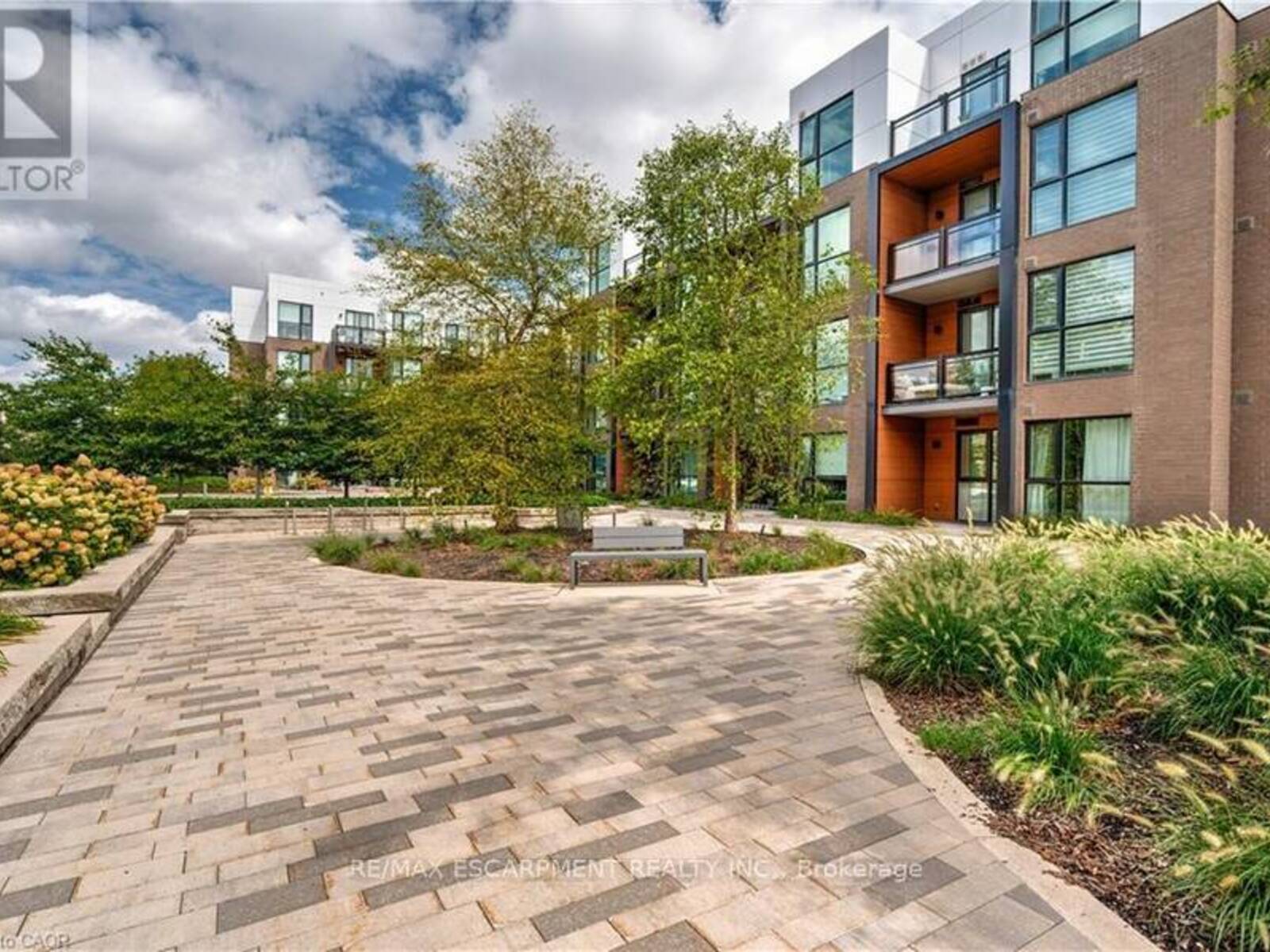 119 - 168 SABINA DRIVE, Oakville, Ontario L6H 0W5