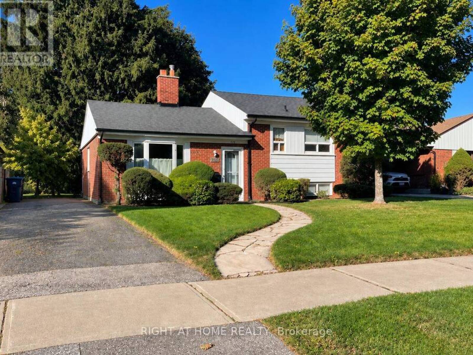 223 ELLENDALE DRIVE, Toronto, Ontario M1P 1P5