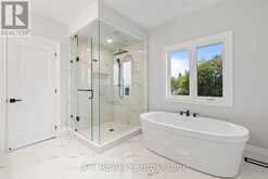 1 RICHMOND PARK DRIVE | Georgina Ontario | Slide Image Fifteen
