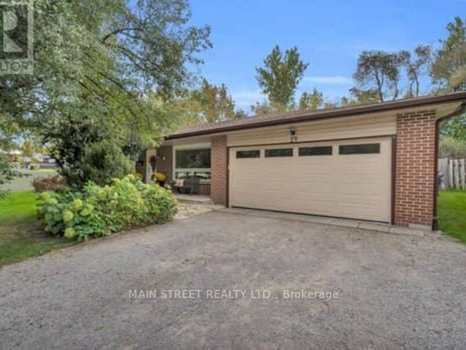 29 JOHNSTON STREET, Georgina, Ontario L0E 1N0