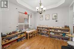 44 ANTIQUE DRIVE | Richmond Hill Ontario | Slide Image Ten