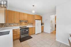 44 ANTIQUE DRIVE | Richmond Hill Ontario | Slide Image Thirteen