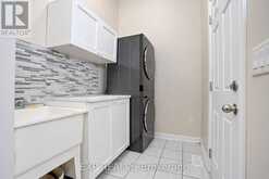 240 ASPENWOOD DRIVE | Newmarket Ontario | Slide Image Nineteen