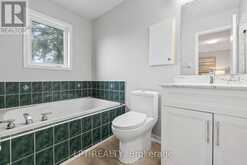 31 LAURENDALE AVENUE | Georgina Ontario | Slide Image Eighteen