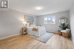 31 LAURENDALE AVENUE | Georgina Ontario | Slide Image Sixteen