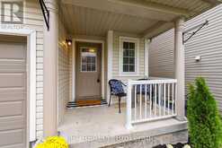 31 LAURENDALE AVENUE | Georgina Ontario | Slide Image Three