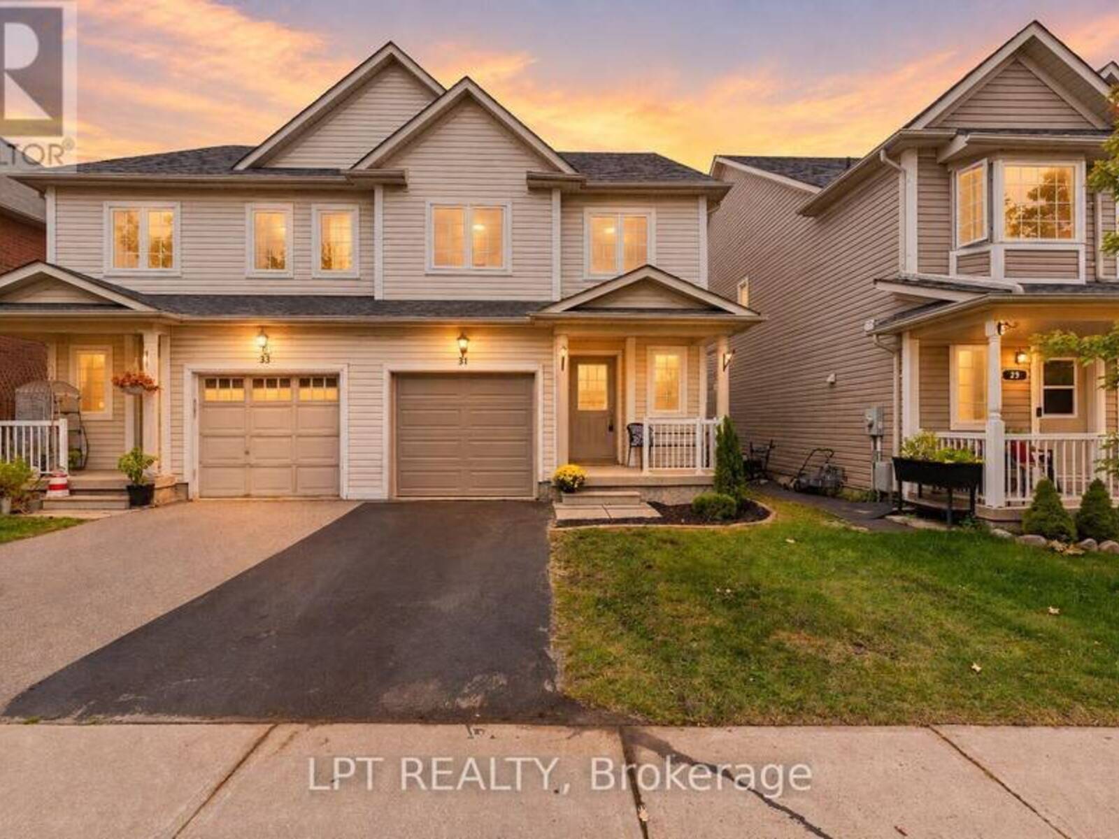 31 LAURENDALE AVENUE, Georgina, Ontario L4P 4A8