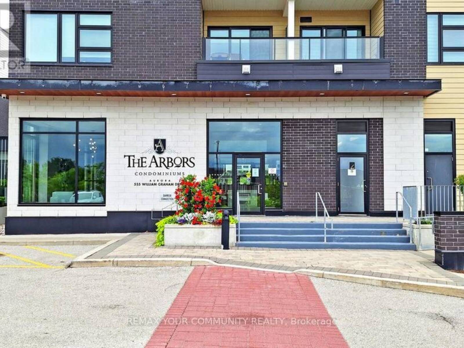 308 - 555 WILLIAM GRAHAM DRIVE, Aurora, Ontario L4G 7C4