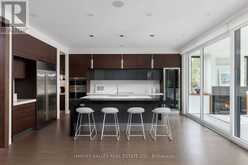 16 GRAYSTONE GARDENS | Toronto Ontario | Slide Image Twelve