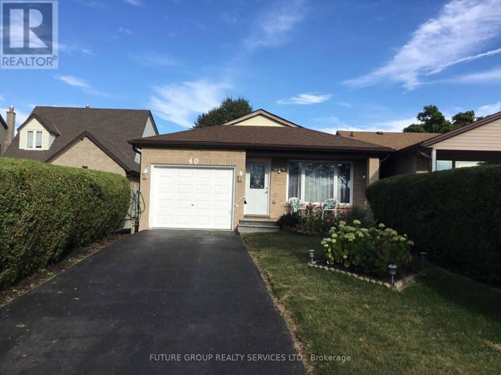 40 LYTON CRESCENT, Hamilton, Ontario L8J 2C9