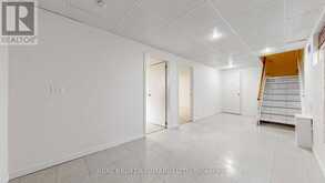 32 CAIRNSIDE CRESCENT | Toronto Ontario | Slide Image Thirty-two