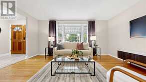 32 CAIRNSIDE CRESCENT | Toronto Ontario | Slide Image Nine