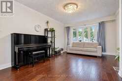 258 HOLLYBERRY TRAIL | Toronto Ontario | Slide Image Ten