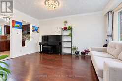 258 HOLLYBERRY TRAIL | Toronto Ontario | Slide Image Nine