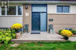 11 FAREHAM CRESCENT | Toronto Ontario | Slide Image Three