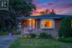 54 SUNDERLAND CRESCENT | Toronto Ontario | Slide Image Eight