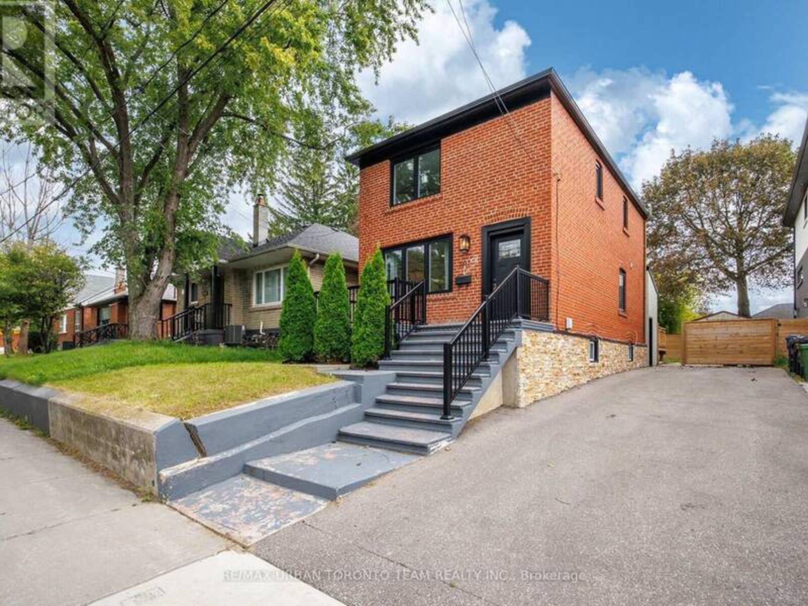 3517 ST CLAIR AVENUE E, Toronto, Ontario M1K 1L4