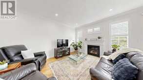 53 CASTLEGLEN BOULEVARD | Markham Ontario | Slide Image Ten