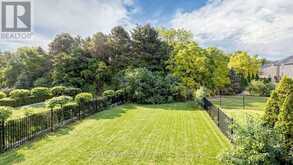 53 CASTLEGLEN BOULEVARD | Markham Ontario | Slide Image Three