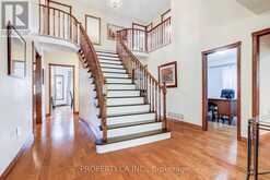 411 FREEMAN CRESCENT | Oakville Ontario | Slide Image Five