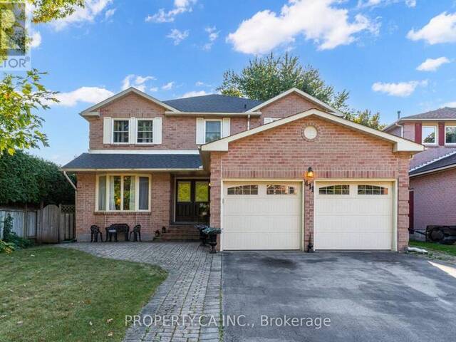 411 FREEMAN CRESCENT Oakville Ontario, L6H 4R4 - 4 Bedrooms Home For Sale