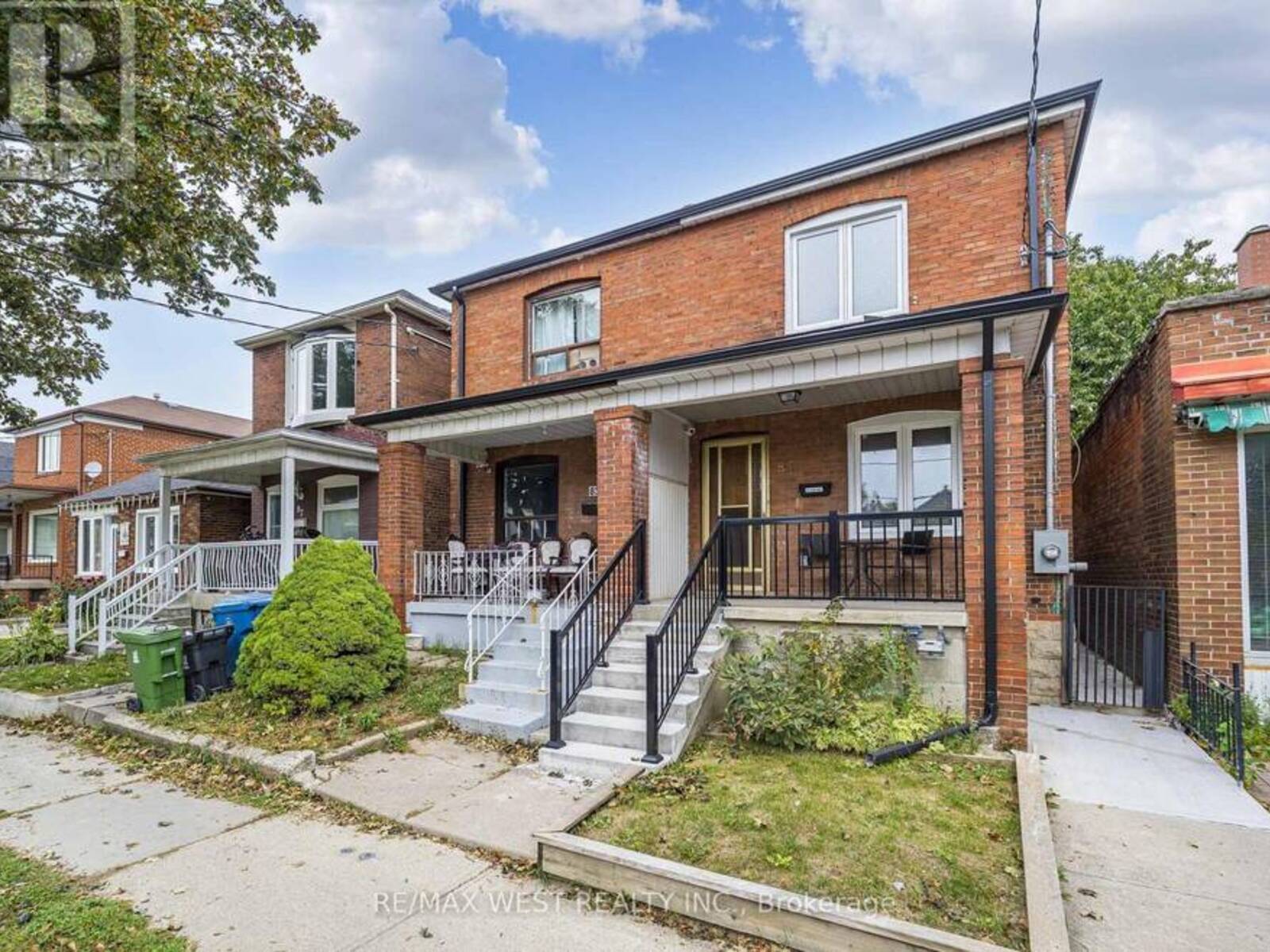 83 SCOTT ROAD, Toronto, Ontario M6M 3T3