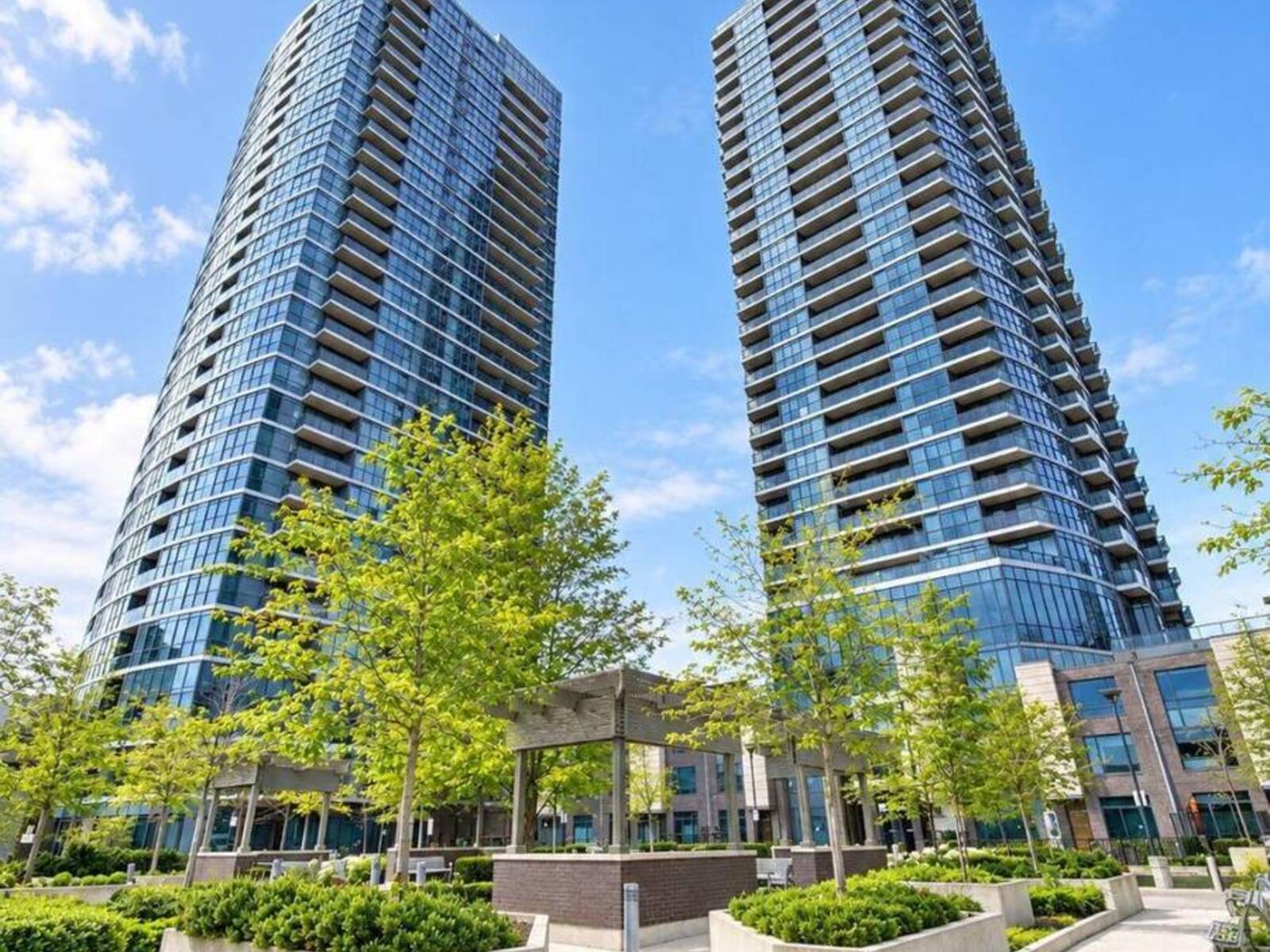 708 - 9 VALHALLA INN ROAD, Toronto, Ontario M9B 0B2