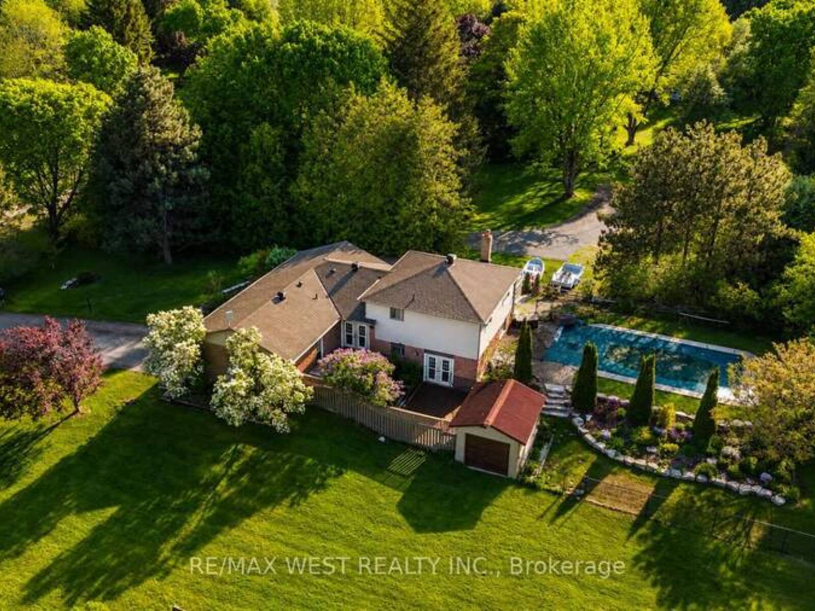23 MCKIBBON AVENUE, Amaranth, Ontario L9W 5M2