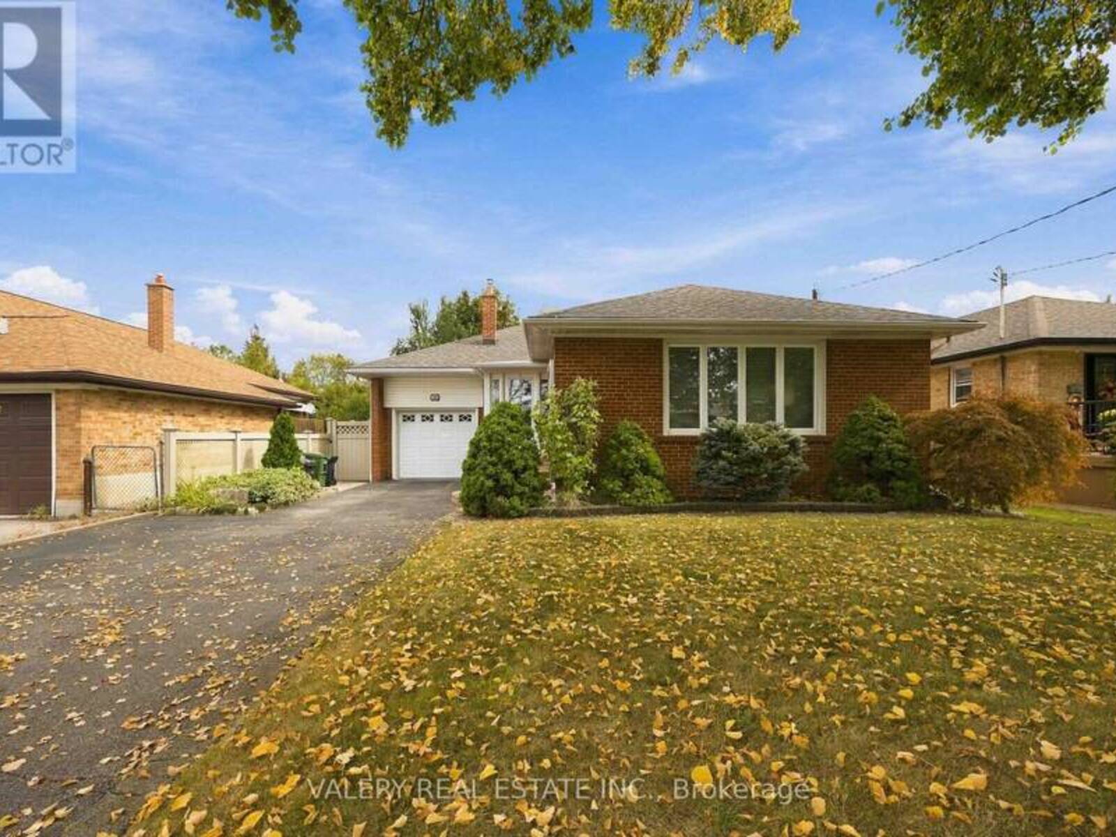 305 RENFORTH ROAD, Toronto, Ontario M9C 2L4