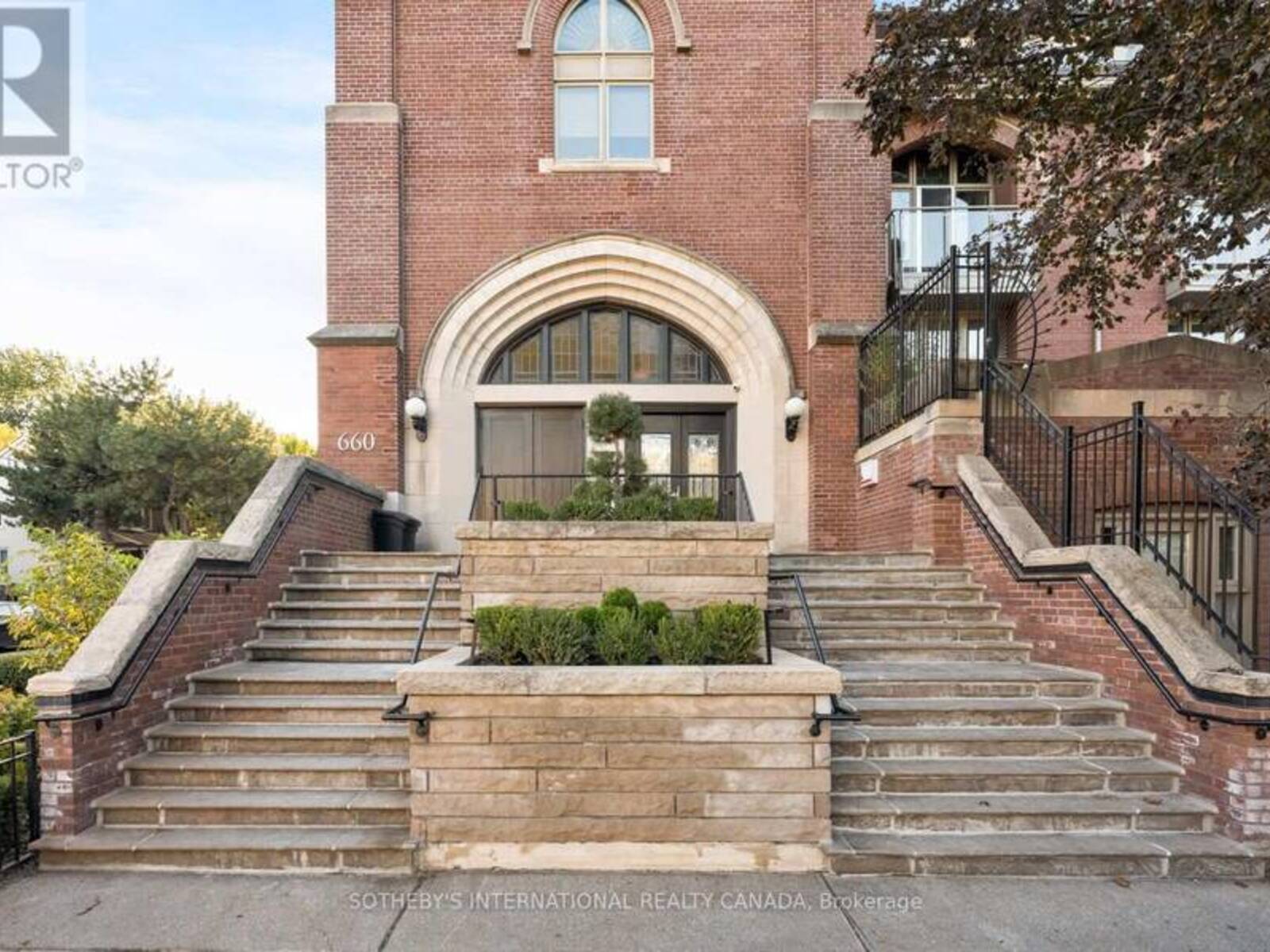 102 - 660 PAPE STREET, Toronto, Ontario M4K 3S5