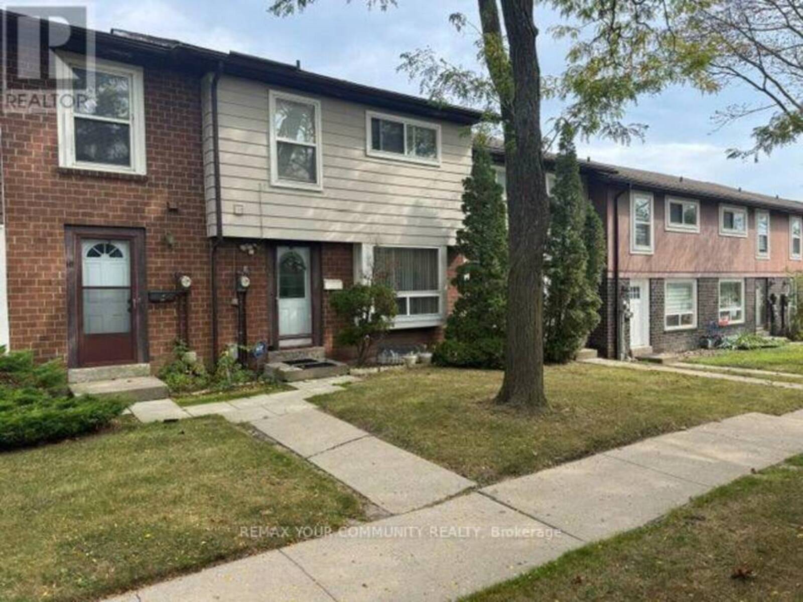 12 JACQUES LANE, Ajax, Ontario L1S 3L4