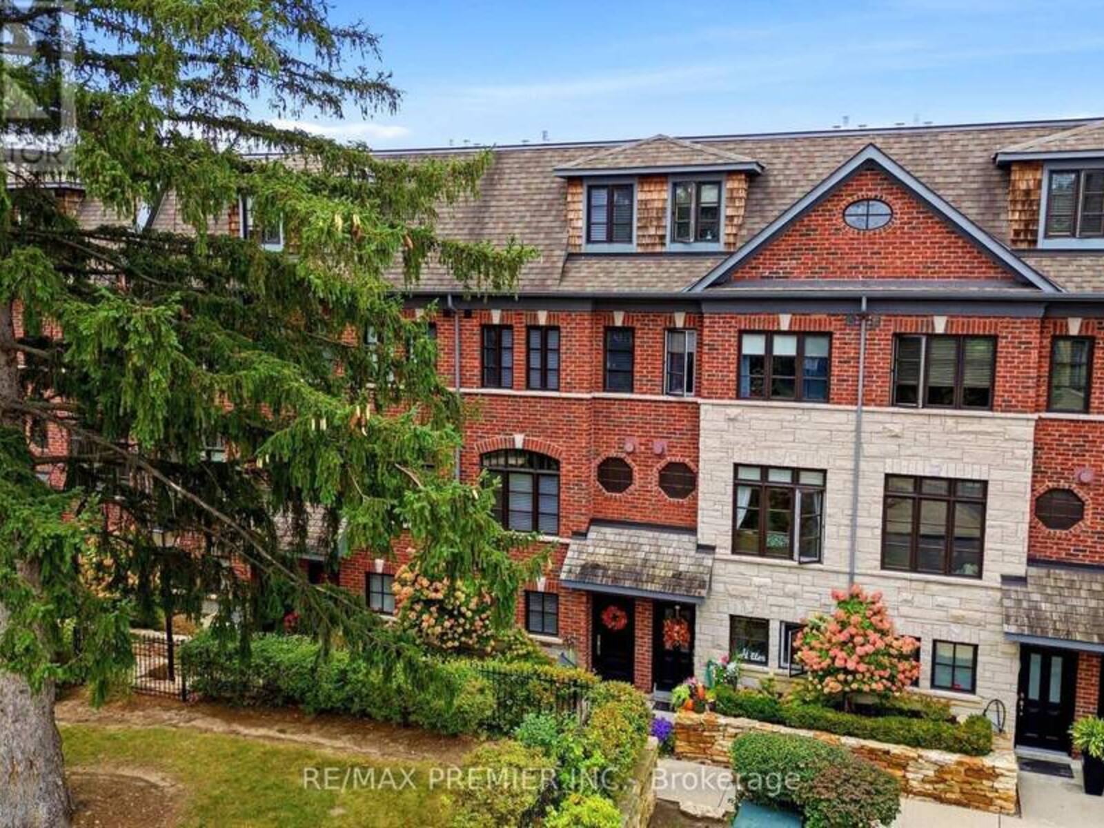 37 NEASE LANE, Vaughan, Ontario L4L 0C5