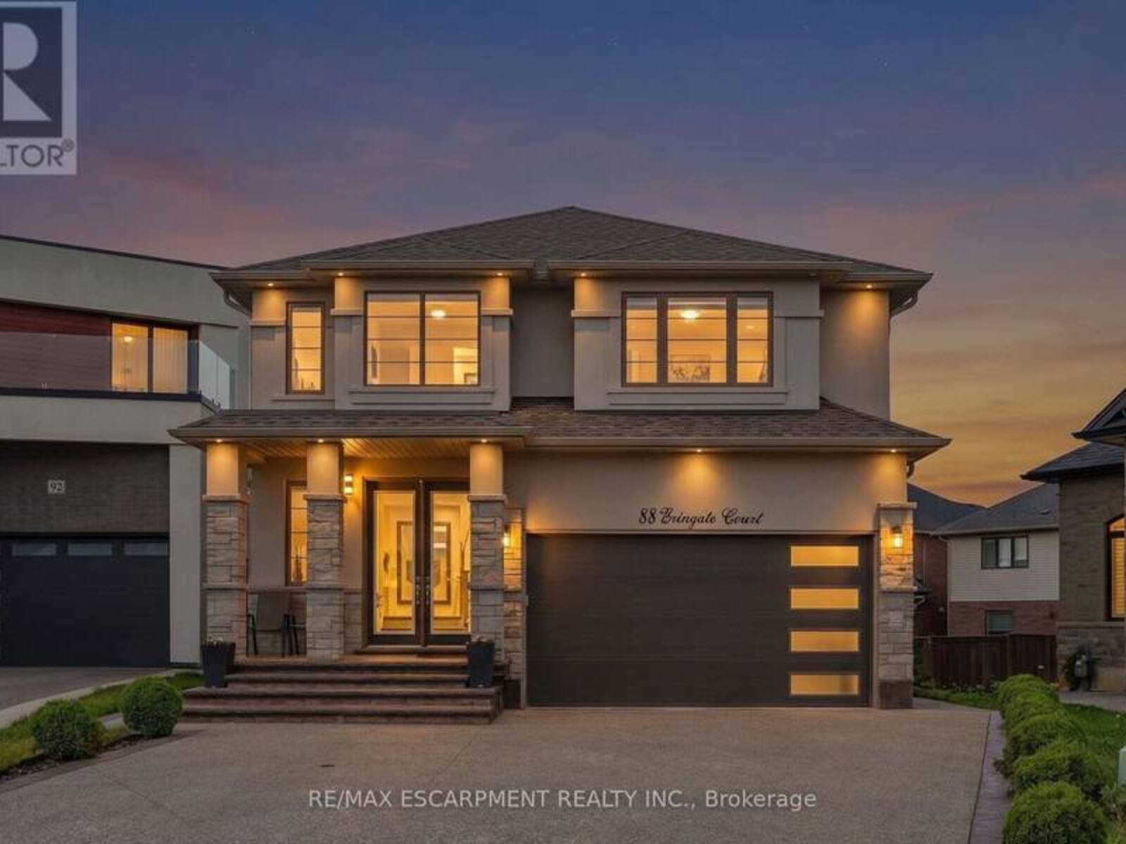 88 ERINGATE COURT, Hamilton, Ontario L8J 3Y4