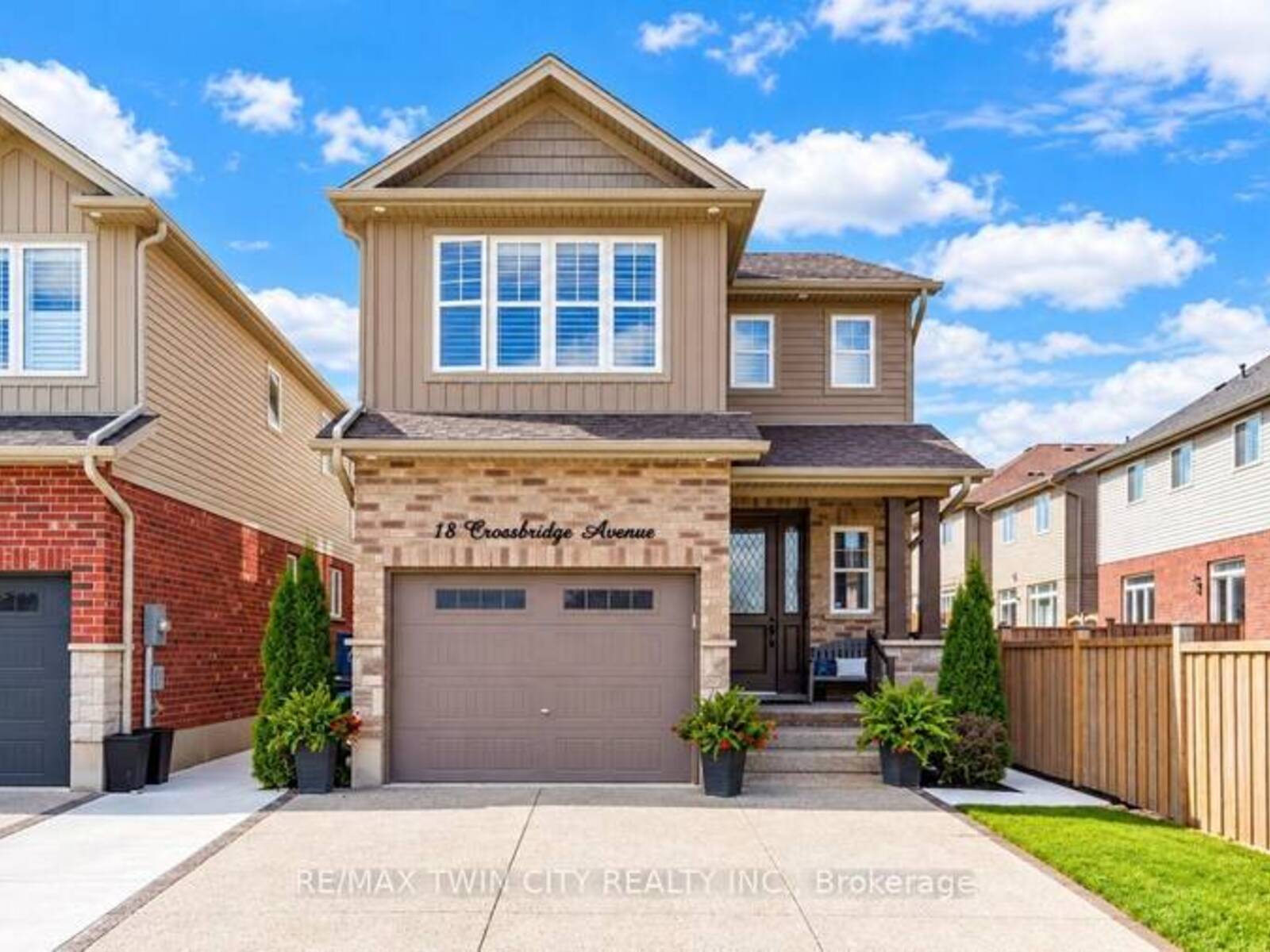 18 CROSSBRIDGE AVENUE, Kitchener, Ontario N2A 0J9