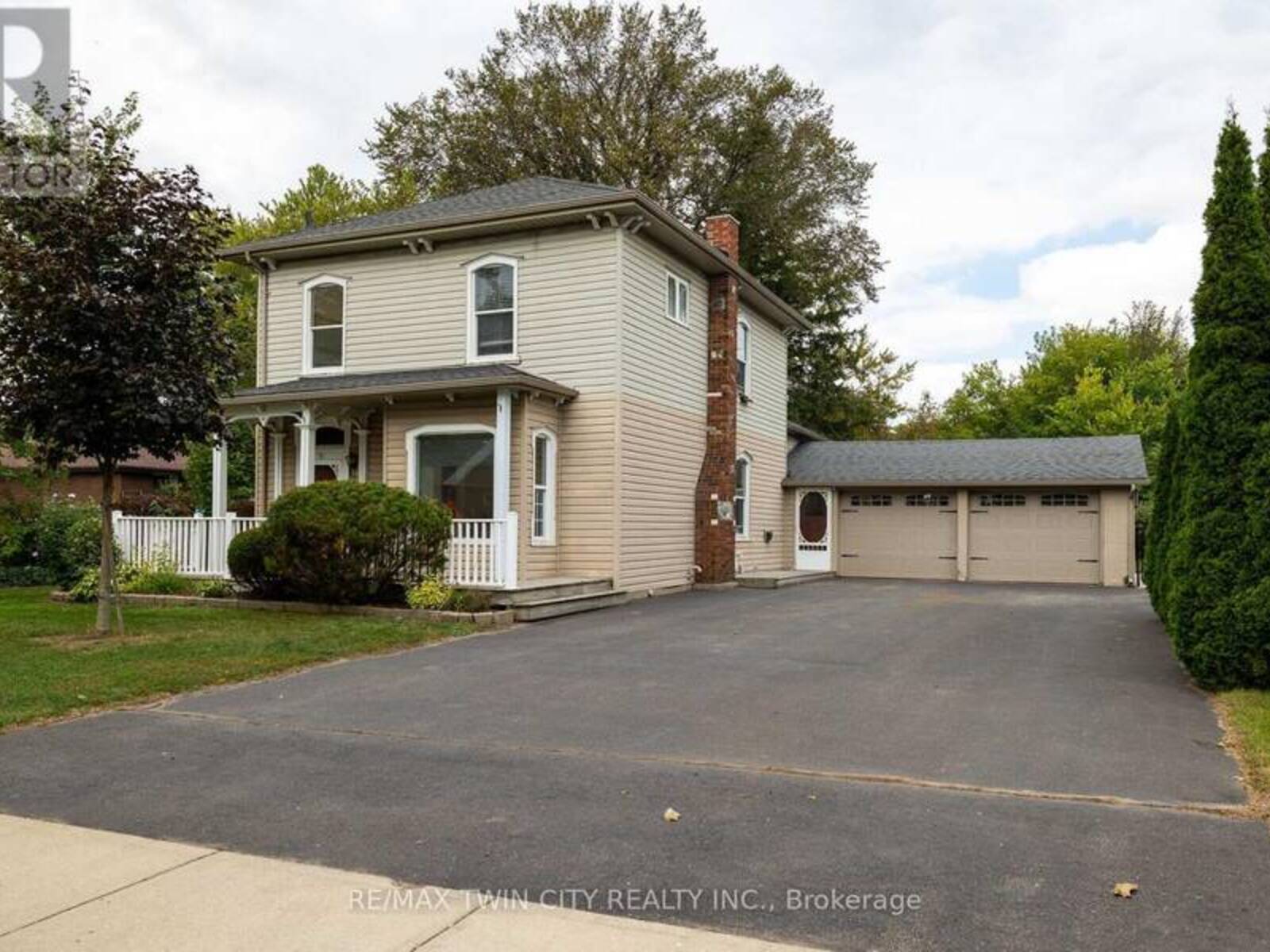 21 MCCALL STREET, Simcoe, Ontario N3Y 2C5