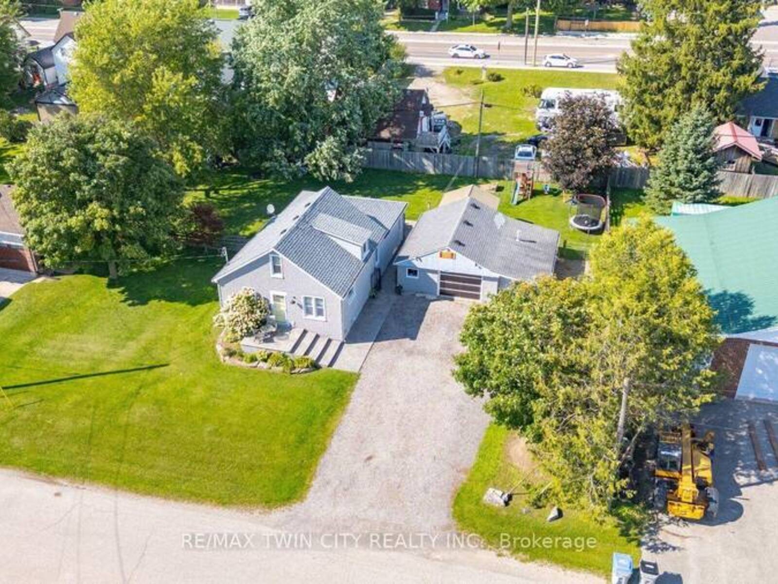 2214 WILLIAM SHAKESPEARE STREET, Perth East, Ontario N0B 2P0