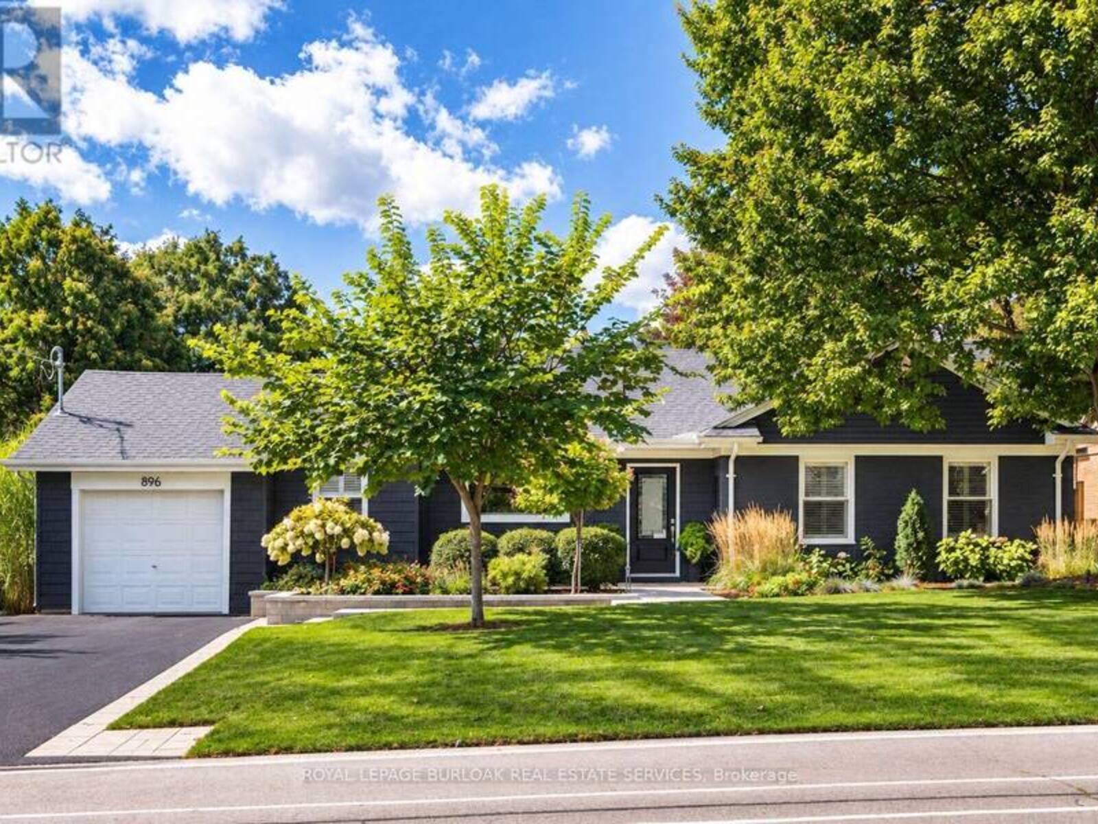 896 EAGLE DRIVE, Burlington, Ontario L7T 3A4