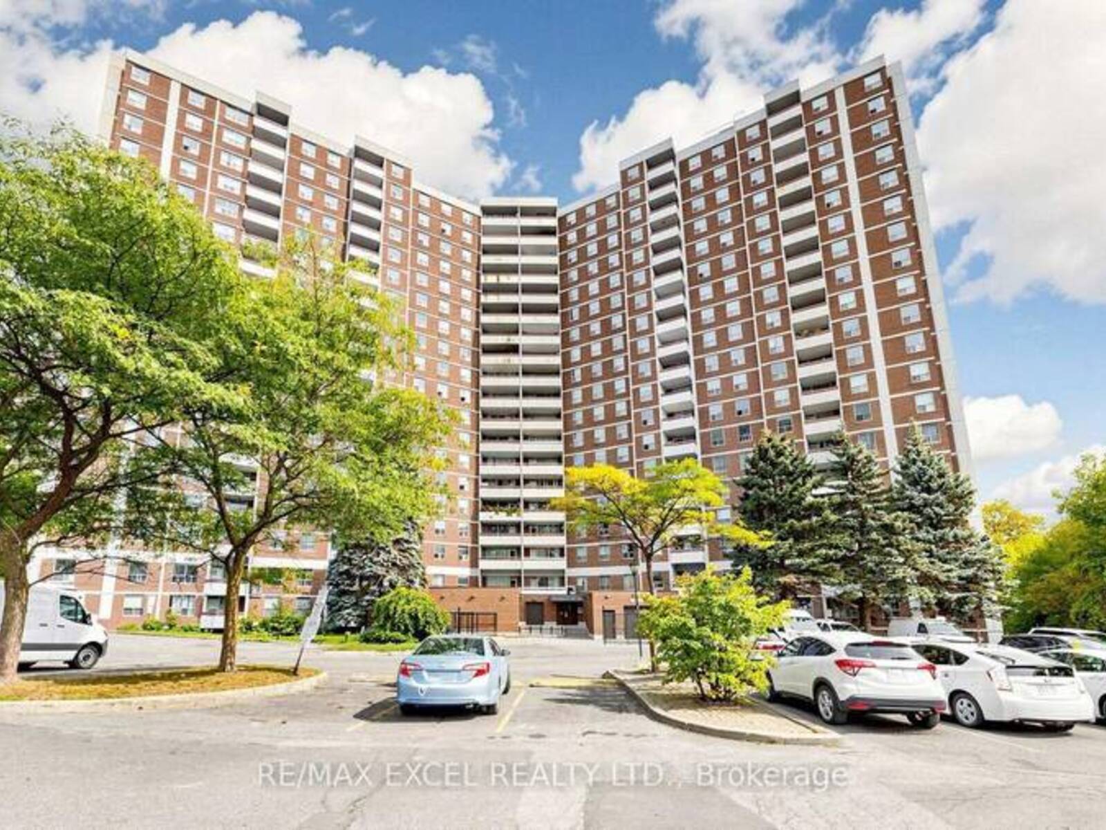 1808 - 10 EDGECLIFF GOLFWAY, Toronto, Ontario M3C 3A3