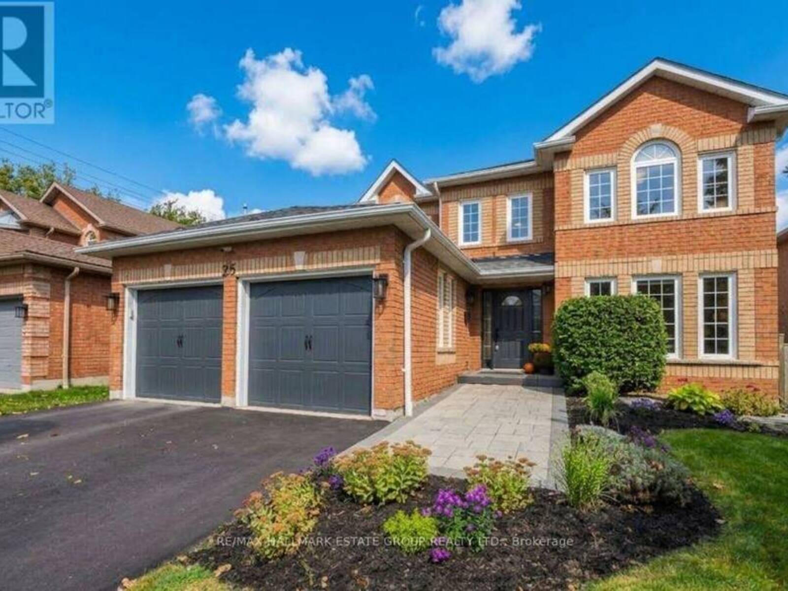 25 DEWBOURNE PLACE, Whitby, Ontario L1R 2E4