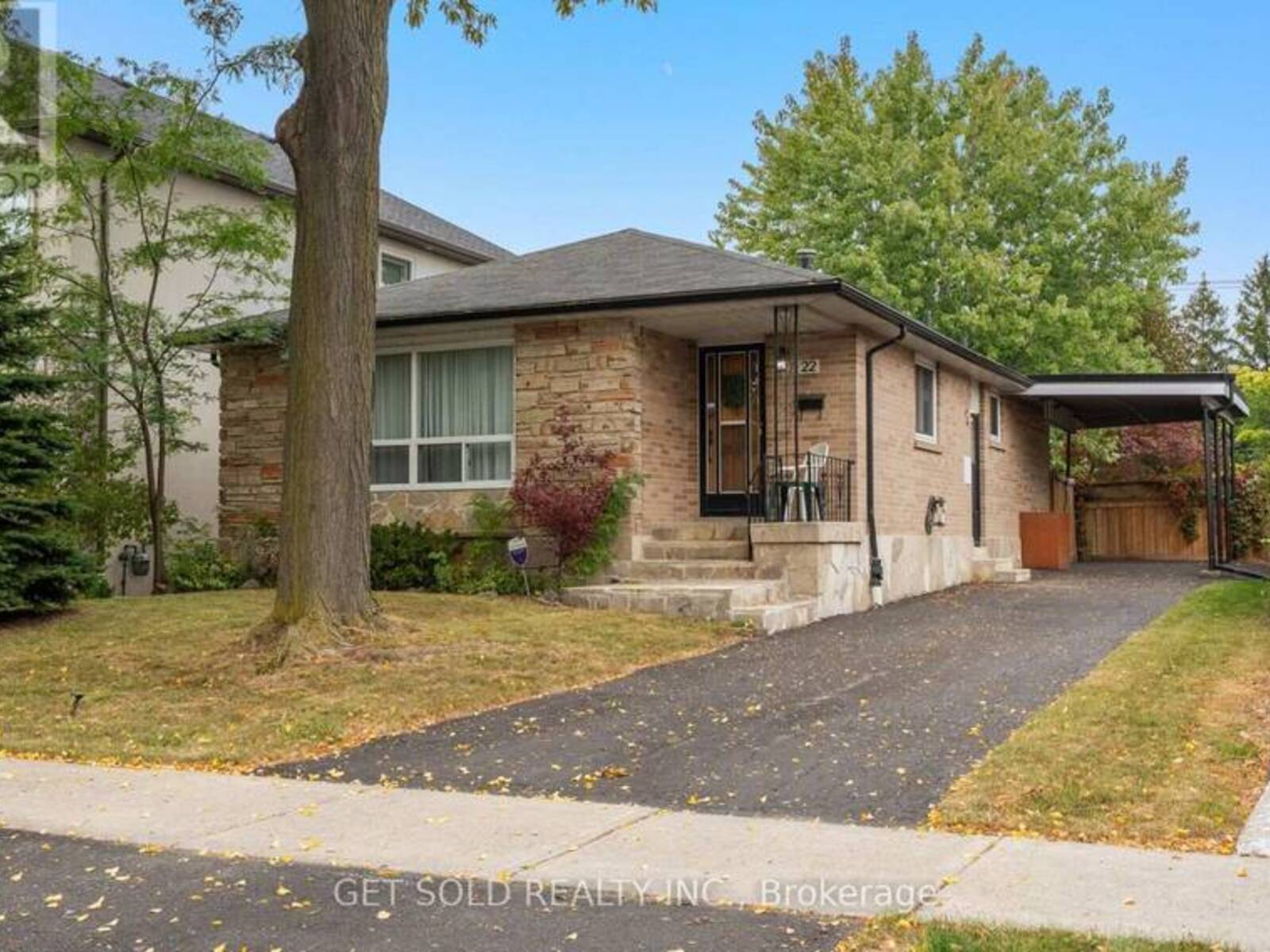 22 ALMAYO CRESCENT, Toronto, Ontario M9V 2L4