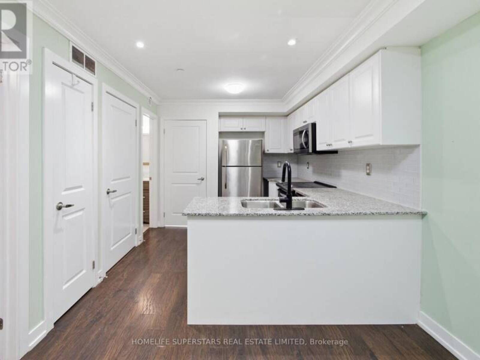 413 - 8 DRUMMOND STREET, Toronto, Ontario M8V 1Y8