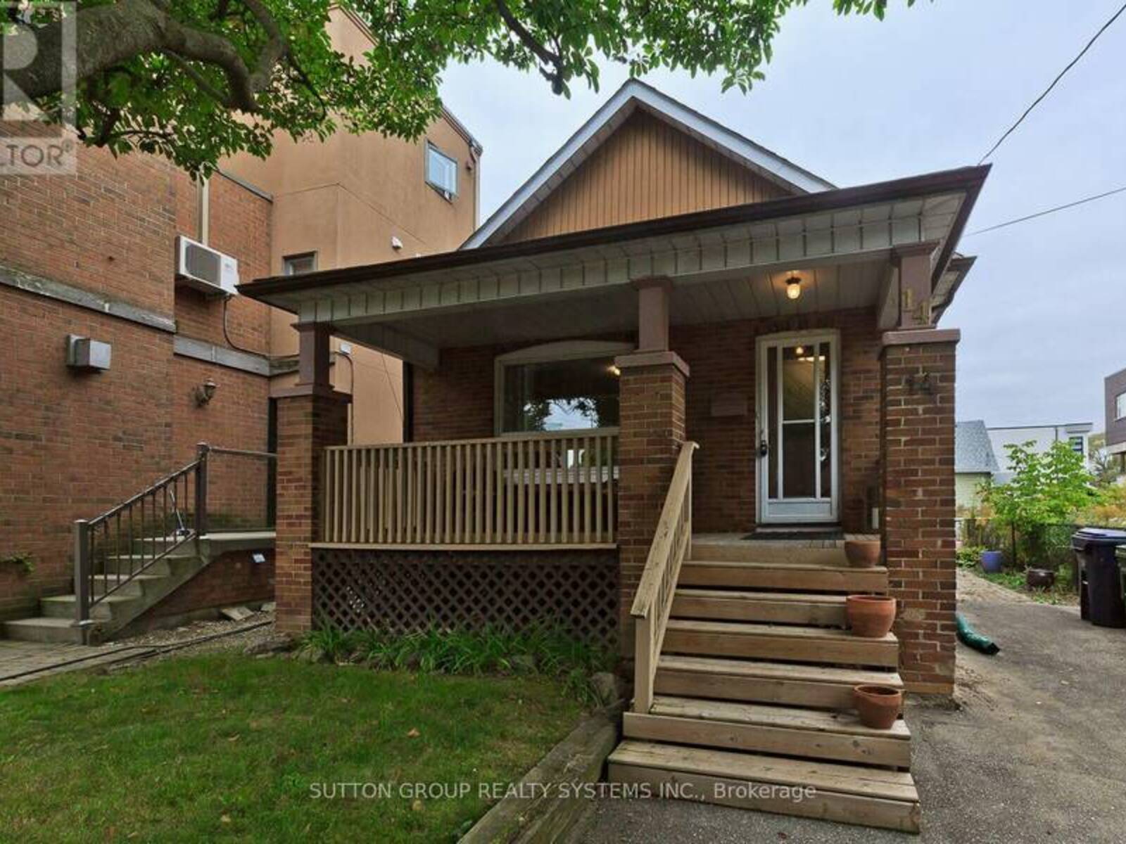 14 LAKE SHORE DRIVE, Toronto, Ontario M8V 1Z2